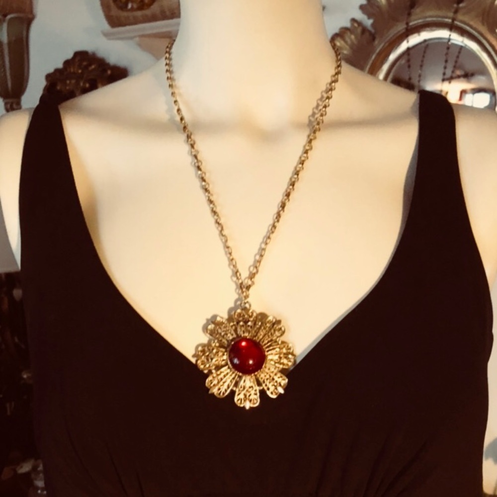 Vintage Red Glass Pendant Necklace - Picture 4 of 8